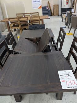 URBAN DINING TABLE SMALL BFLY