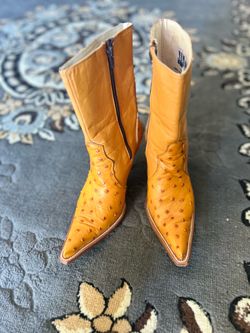 Jar Boot's Ostrich Print Heeled Boots Size 8.5