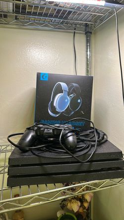 PS4/Headset/ Controller