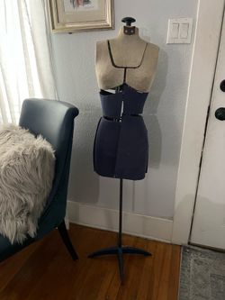 VINTAGE ADJUSTABLE DRESS FORM 1930-40S