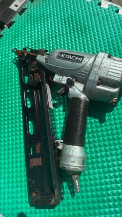 Pistola hitachi muy buena