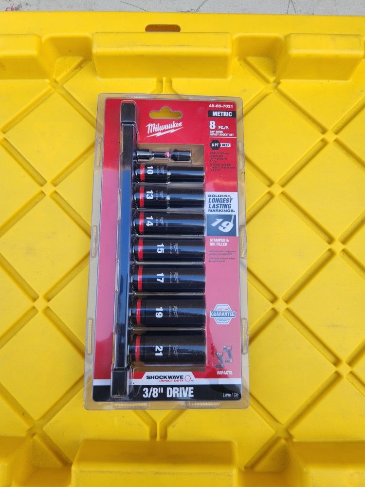 Milwaukee
SHOCKWAVE Impact Duty 3/8 in. Metric Deep Impact Rated Socket Set (8-Piece)