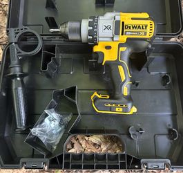 DeWalt Drill and Case in Excellent Condition