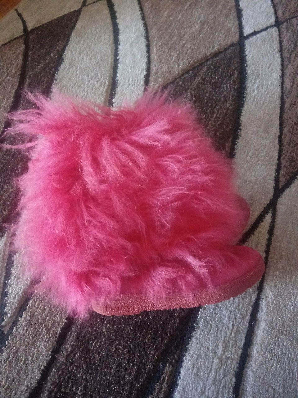 Size 8 women bearpaw pink fur boots $20 price is firm