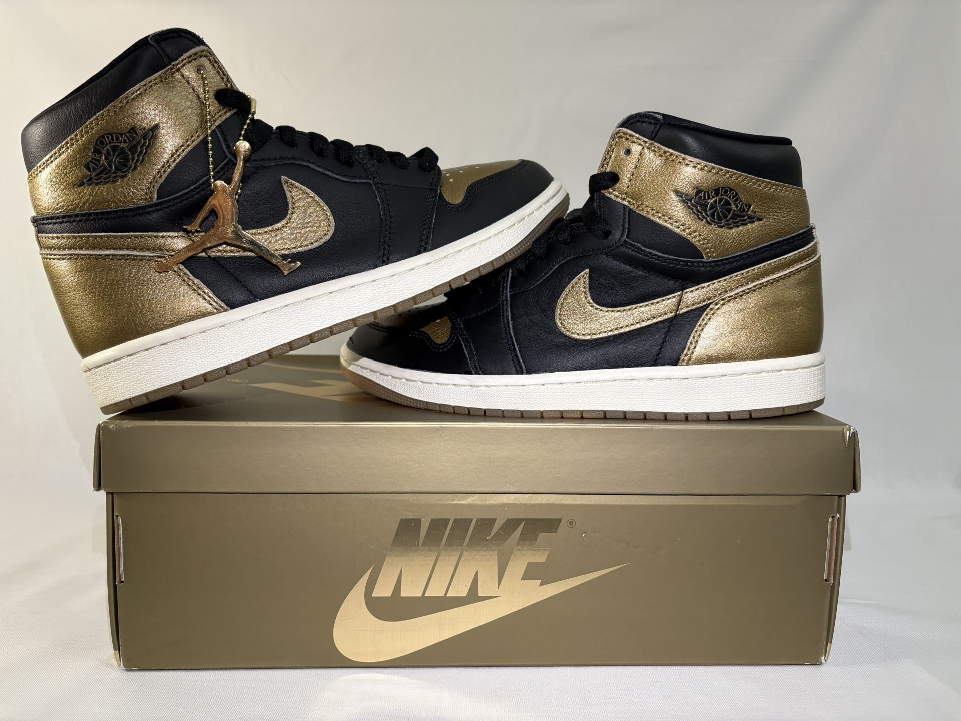 Jordan 1 Black Metallic Gold