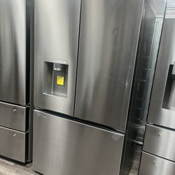 Final Sale / Counter Depth Max French Door Fridge  And Craft Ice Maker 