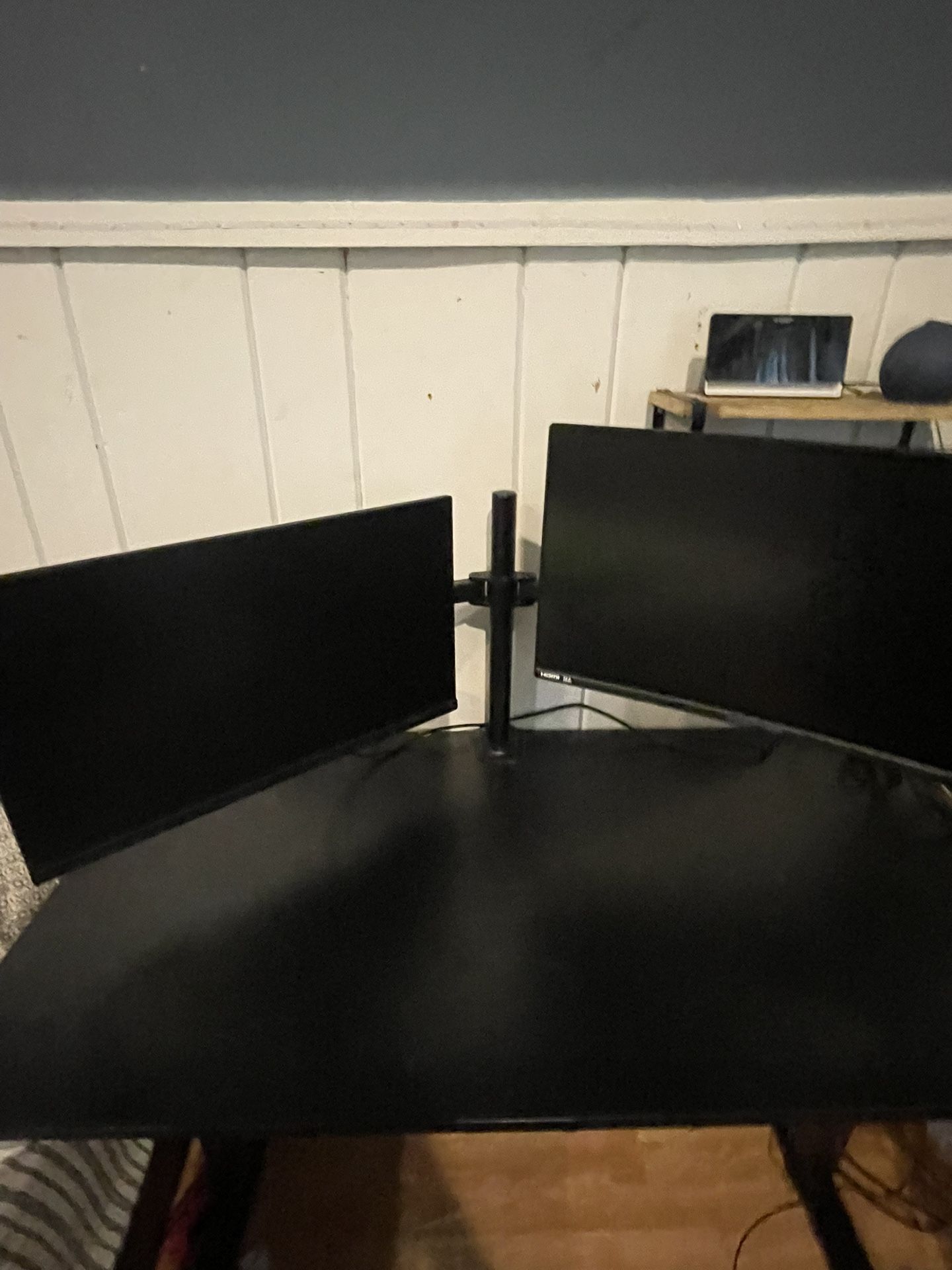 Dual Monitors With A Mount
