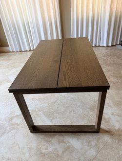 Crate and Barrel dinning table-like new
