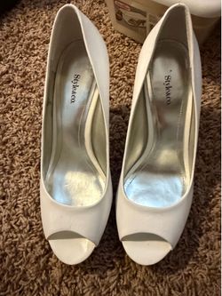 White heel