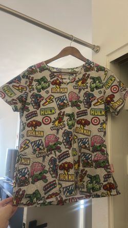 Scrub top Marvel