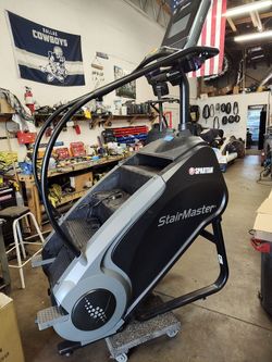 Stairmaster 8G Stepmill ( Delivery Included)