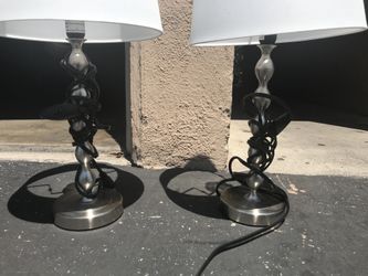 2 matching lamps