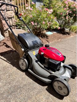 HONDA LAWN MOWER HRX217