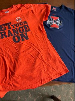 Pair (2) University of Illinois T-shirts (med)