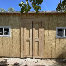 She'd Materials, Wood And Windows 