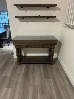 WOOD HUTCH W/GLASS TOP