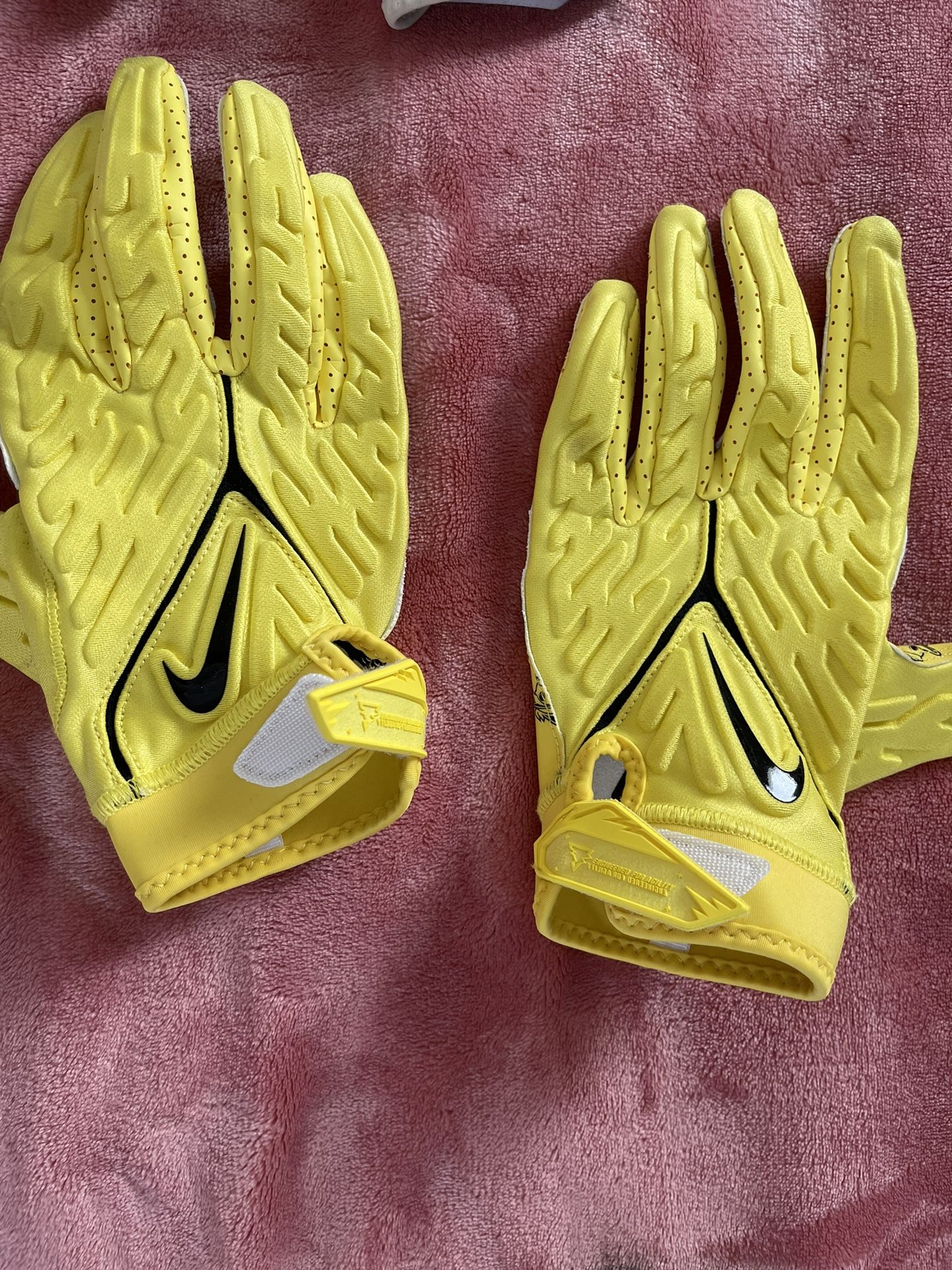 Yellow Oregon Gloves