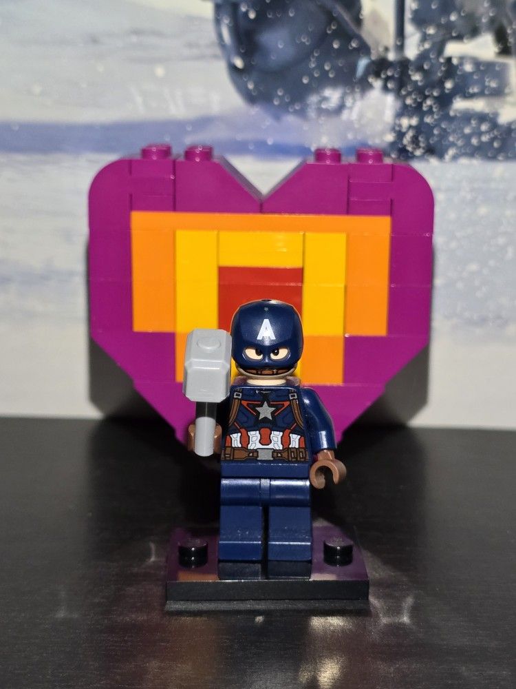 Captain American Lego Minifigure