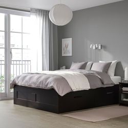 Free drawer storage bed with mattress