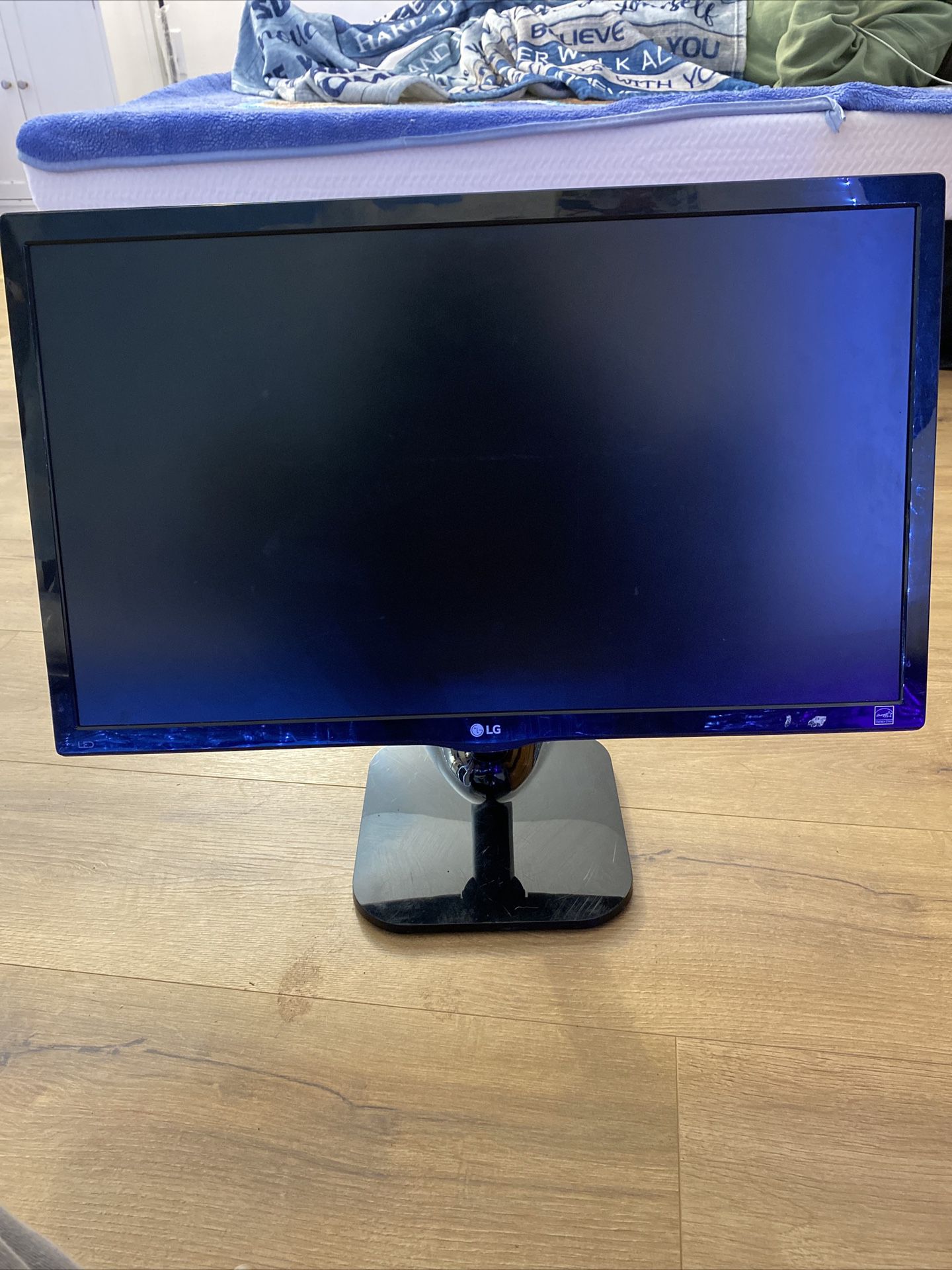 LG 1600x900 monitor