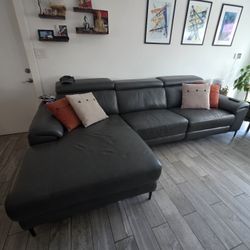 Modani Leather Sectional Sofa – Great Condition