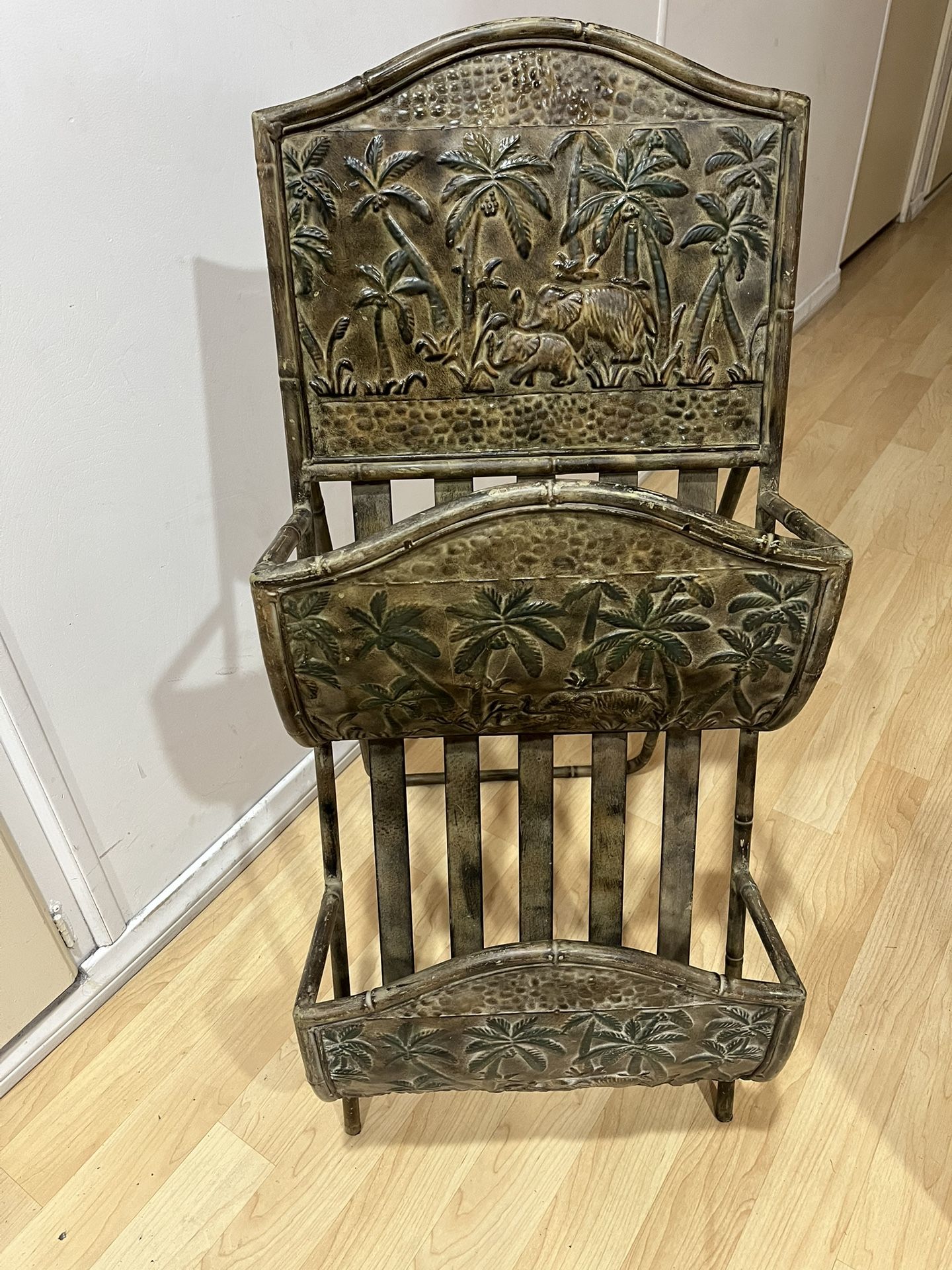 Vintage Magazine Stand W/ Elephant And Palm Tree Decor