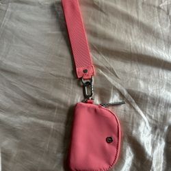 Lululemon keychain + wallet