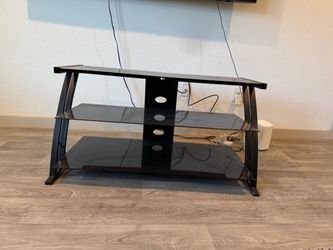 3 Shelf TV/Entertainment Stand