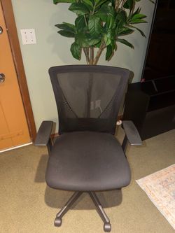 Black Mesh Office Chair