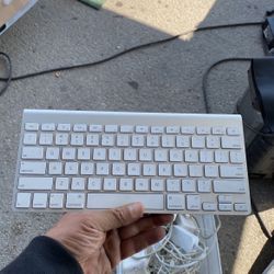 Apple Bluetooth Keyboard