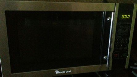 Magic Chef microwave 26 inches longu
