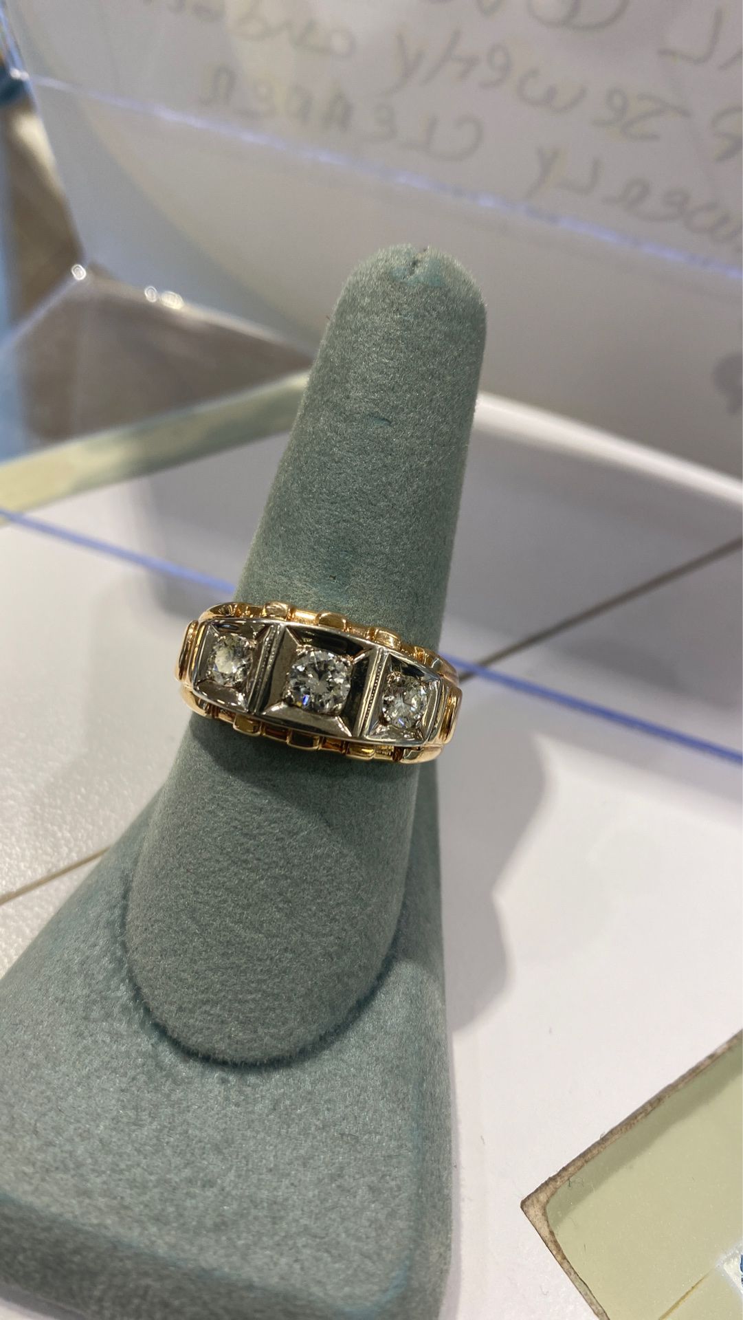 Men’s 14 karat diamond ring