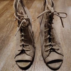 Women's Boots Tan Tie Up And Zip-up Sides, Size 7
