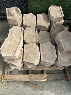 Used Cinder blocks
