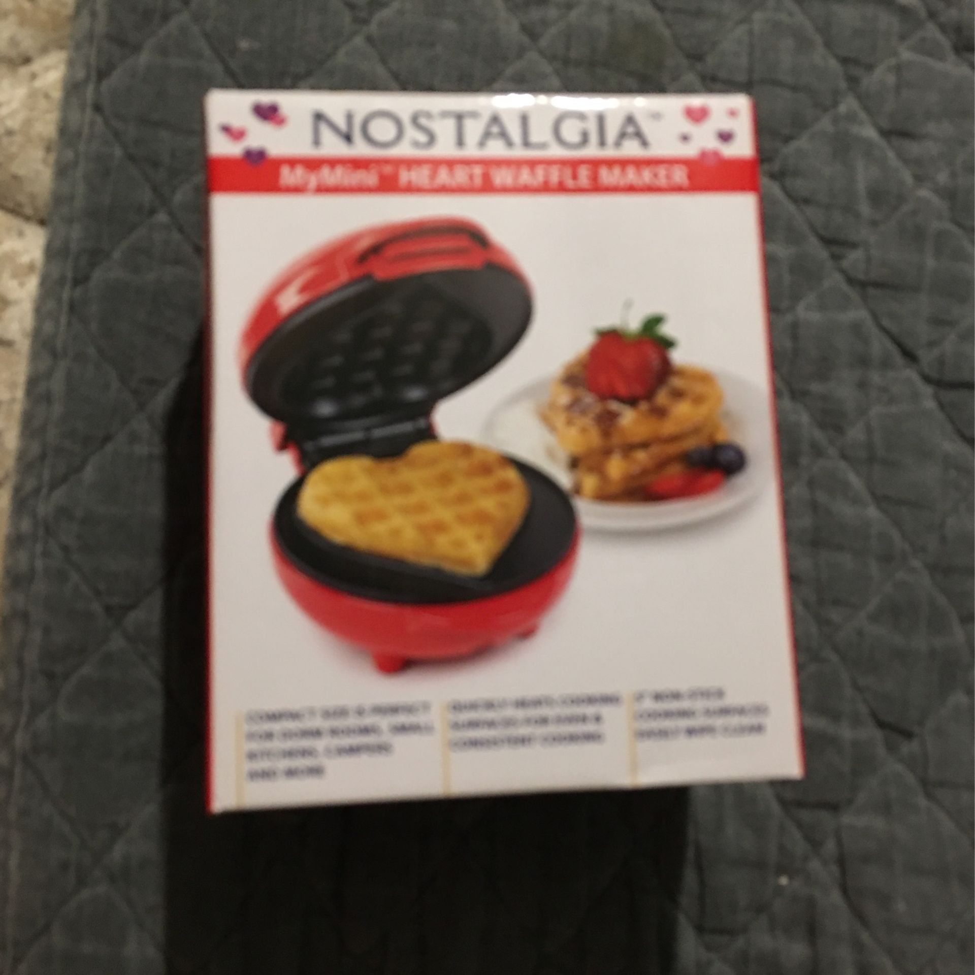 Nostalgic Heart Red Waffle Maker