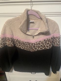 Buccees Fleece Pullover