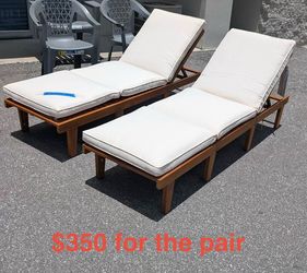Set of 2 Chaise Loungers