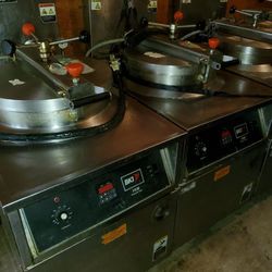 BKI FKM-F Restaurant Deli Style XL Electric Pressure Fryer Cooker