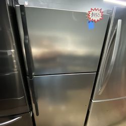GE Top/bottom Refrigerator 