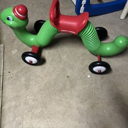 Radio Flyer Ride On Worm