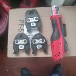 New Milwaukee M12 PRESS TOOL  CAT NO 2473 -20 TOOL With 3 Atasmets 