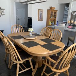 Solid Oak Kitchen Table Excellent Condition