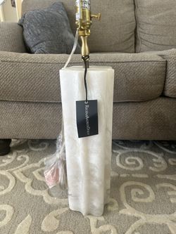 Regina Andrew’s Design Gear Alabaster Table Lamp