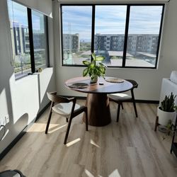 Living Spaces Nosh 50” Round Wood Table – Excellent – $300