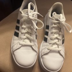Adidas Sneakers 