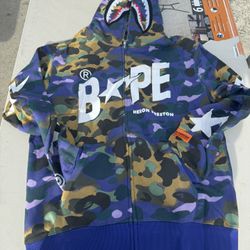 Bape Hoodie Size Xl