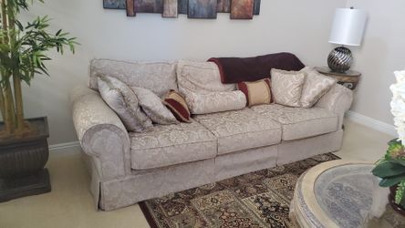 Almost new Sofa set