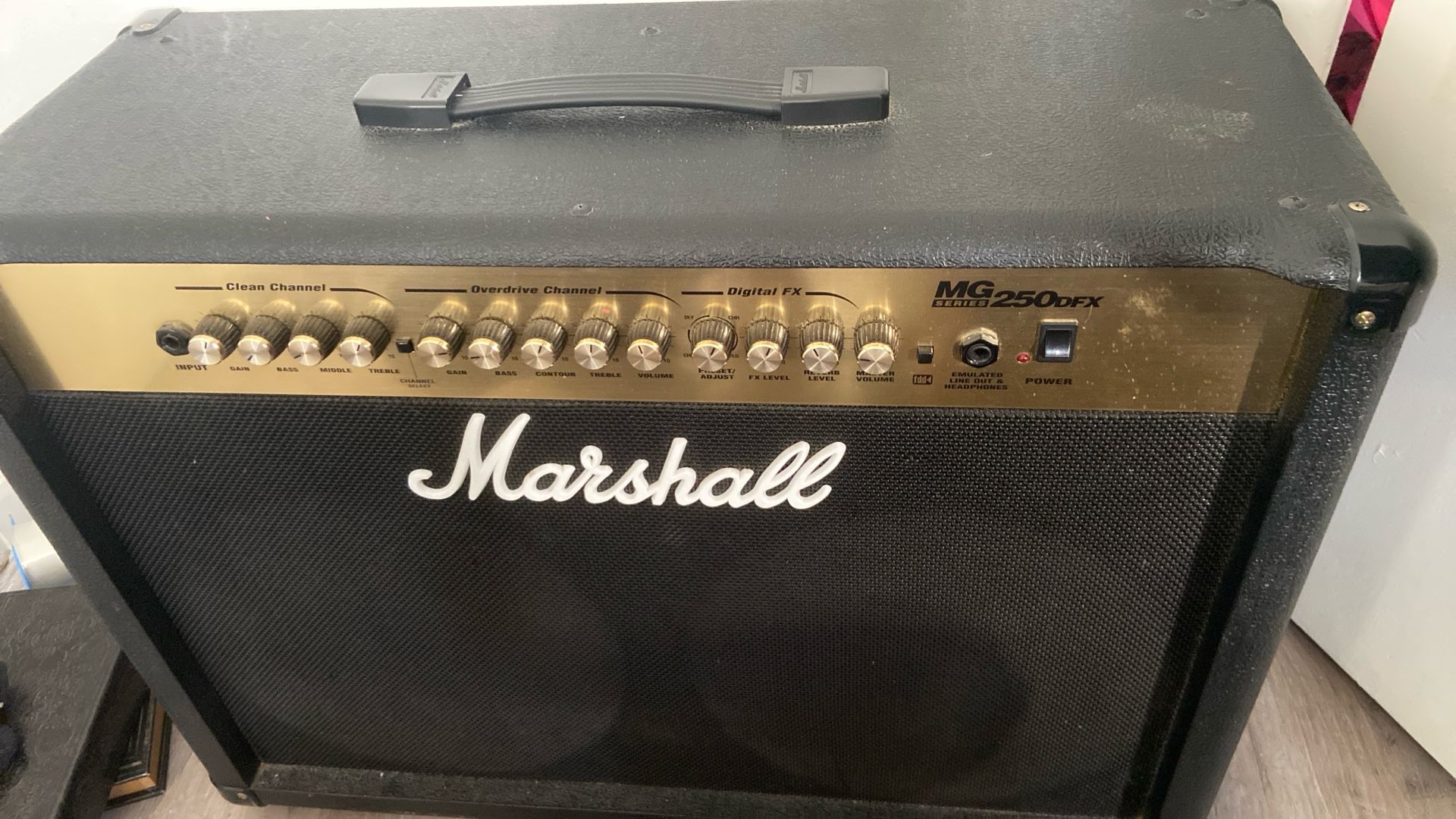Marshall MG 250 DFX