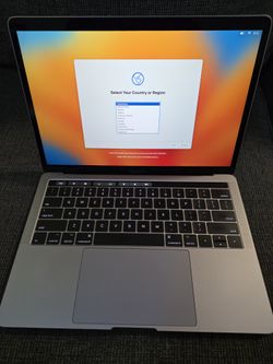 MacBook Pro w/Touchbar 2017
