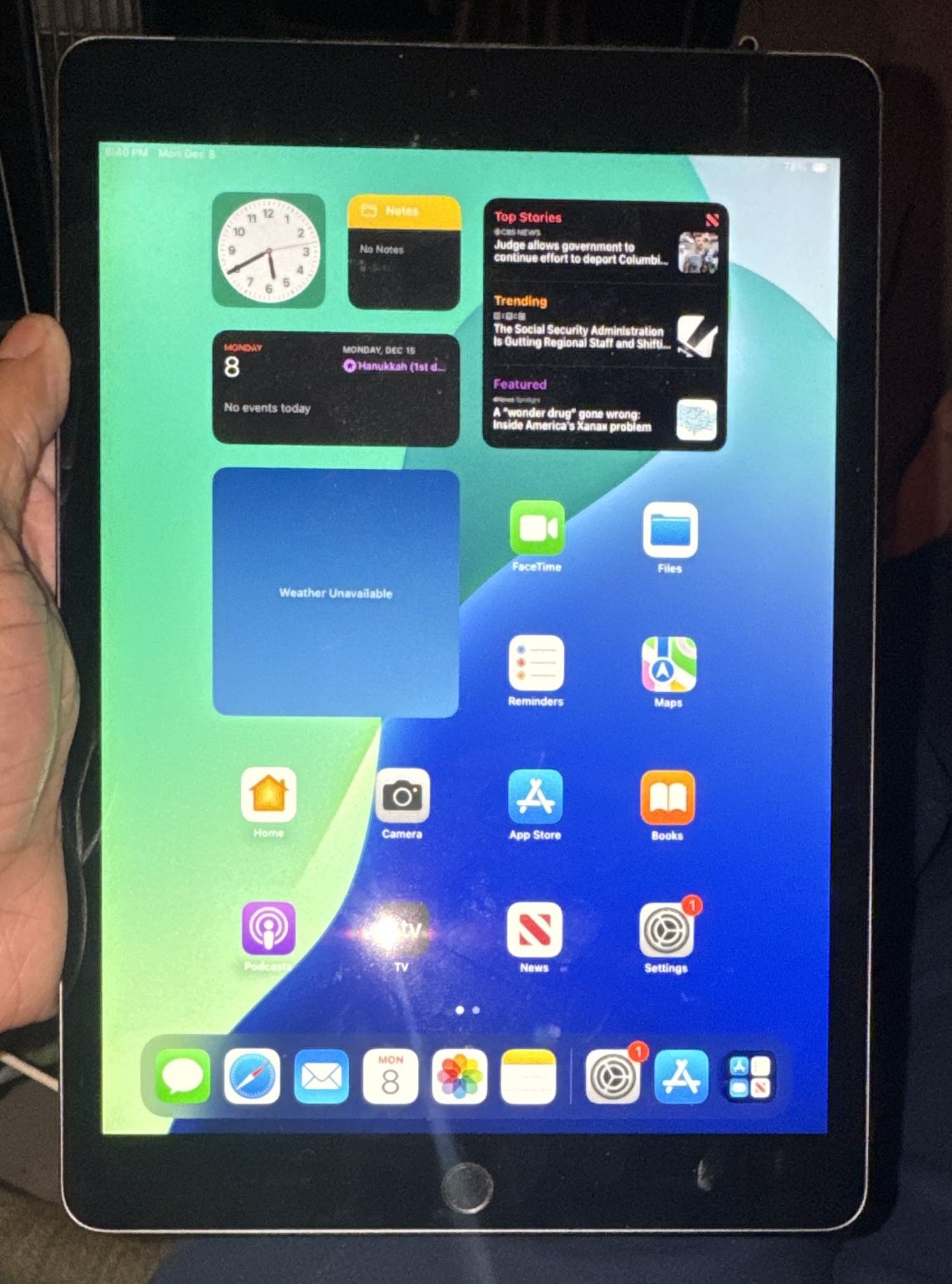 Apple Ipad(8th Gen) WiFi And Cellular 32gb